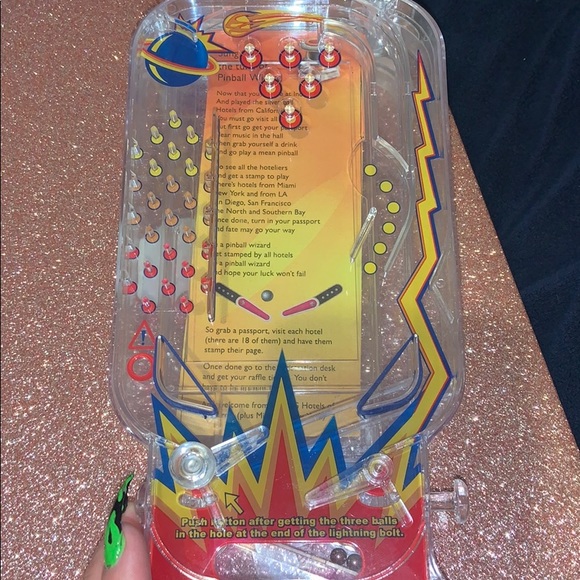 Portable hand held pinball machine - Picture 1 of 6